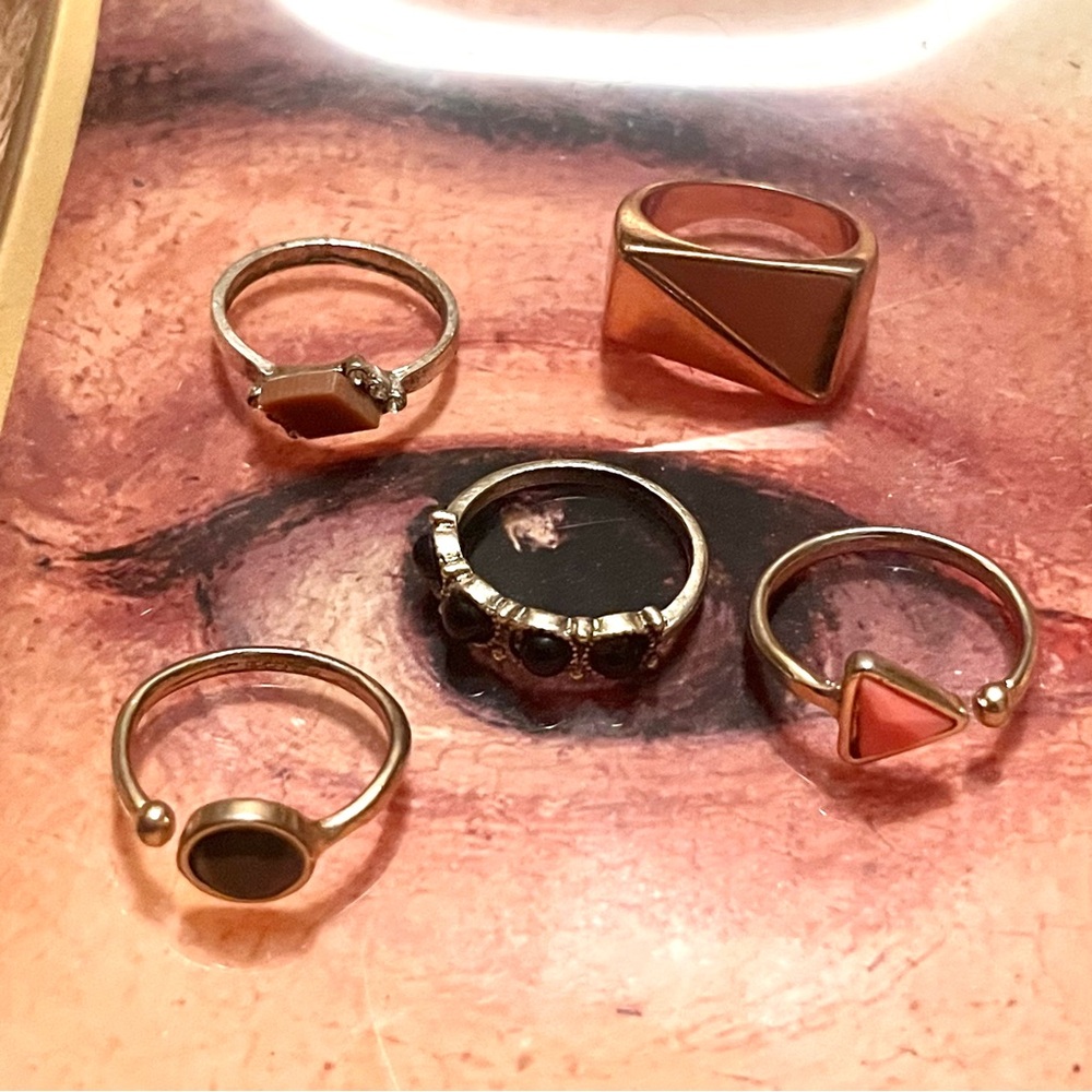 🆕 assorted set of gold & silver stone stackable layering rings